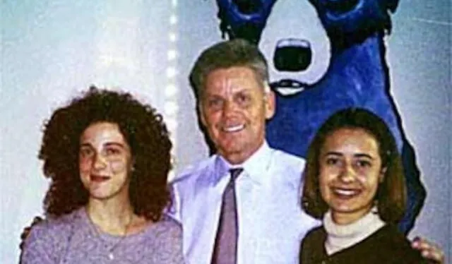La relación entre Chandra Levy y Gary Condit generó muchas sospechas sobre su posible implicación en la desaparición y muerte de la joven. Foto: El País La relación entre Chandra Levy y Gary Condit generó muchas sospechas sobre su posible implicación en la desaparición y muerte de la joven. Foto: El País