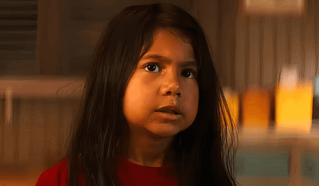  Maia Kealoha da vida a Lilo. Foto: Escena 'Lilo y Stitch' Disney   