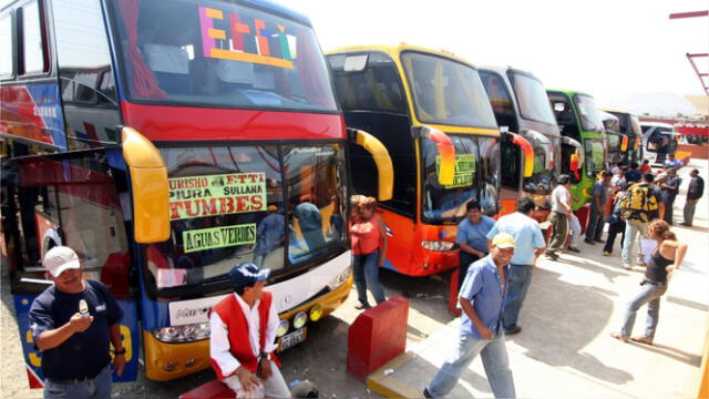 En el Perú, diferentes empresas operan en un terminal terrestre. Foto: difusión En el Perú, diferentes empresas operan en un terminal terrestre. Foto: difusión