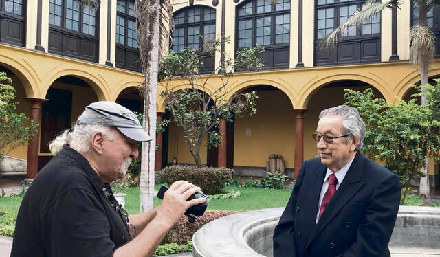 Doctor Marco Martos Carrera. Doctor Marco Martos Carrera.