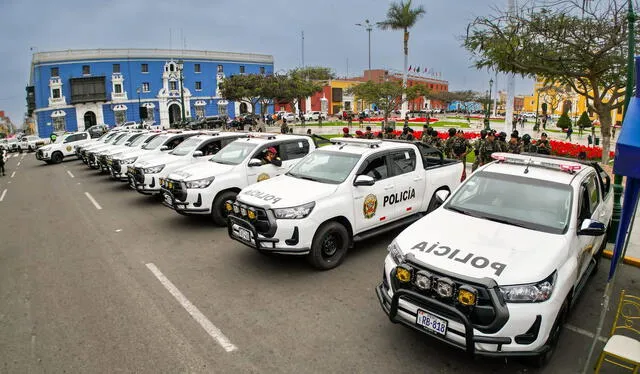 El GORE La Libertad invierte más de S/. 50 millones en equipamiento para la Policía Nacional del Perú. El GORE La Libertad invierte más de S/. 50 millones en equipamiento para la Policía Nacional del Perú.