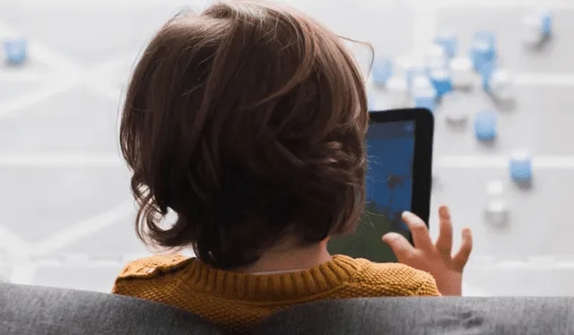 Bill Gates cree que los niños no deben tener celular hasta los 14 años. Foto: FreePik Bill Gates cree que los niños no deben tener celular hasta los 14 años. Foto: FreePik