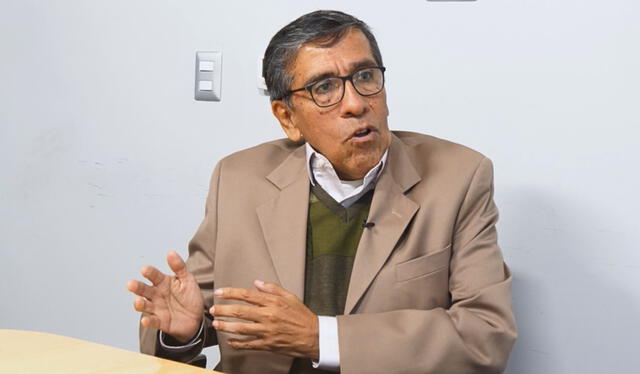 Luis Arias Minaya afirma que el Perú ha venido bajando escalones en la calificación crediticia por el mal manejo de la política fiscal. Luis Arias Minaya afirma que el Perú ha venido bajando escalones en la calificación crediticia por el mal manejo de la política fiscal.