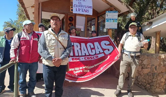 Trabajadores denuncian precariedad laboral. Foto: Luis Álvarez, La República Trabajadores denuncian precariedad laboral. Foto: Luis Álvarez, La República