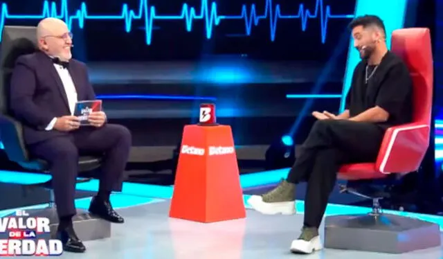 Aunque sus acompañantes salvaron a Pablo Heredia de responder sobre una infidelidad, Beto Ortiz no dudó en preguntar sobre el tema Amor Infinito. Foto: YouTube/ El Valor de la Verdad Aunque sus acompañantes salvaron a Pablo Heredia de responder sobre una infidelidad, Beto Ortiz no dudó en preguntar sobre el tema Amor Infinito. Foto: YouTube/ El Valor de la Verdad