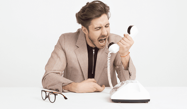 Los usuarios están cansados de las llamadas no deseadas de vendedores, también conocidas como llamadas spam. Foto: Composición LR Los usuarios están cansados de las llamadas no deseadas de vendedores, también conocidas como llamadas spam. Foto: Composición LR