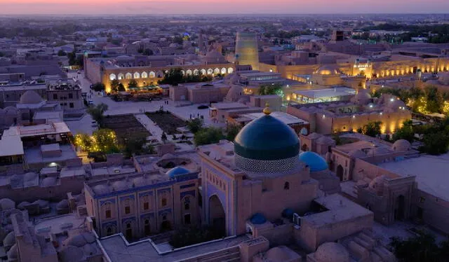 Foto tomada el 21 de septiembre de 2023 sobre los lugares históricos de la antigua ciudad de Khiva, Uzbekistán. (Xinhua/Li Muzi)   