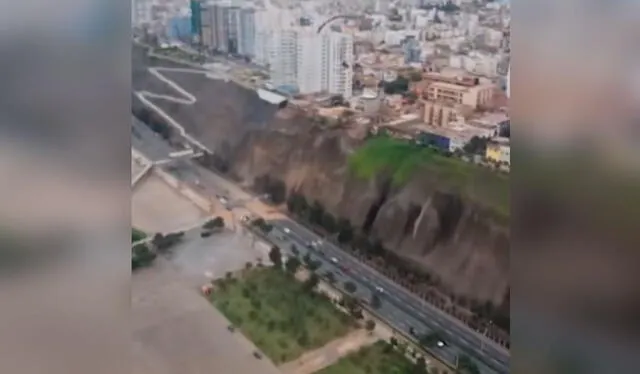  El sismo de magnitud 6,1 generó el derrumbe de algunos acantilados de la Costa Verde. Foto: composición LR/ TikTok/ @ebertvalverde75   
