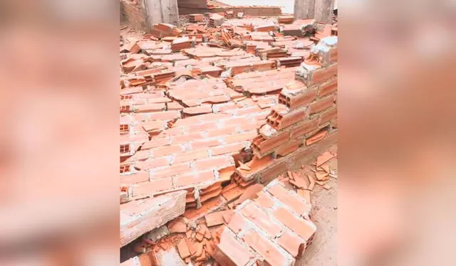 La pareja solo se abrazó tras ver su casa destruida durante el sismo. Foto: composición LR/ TikTok/ @mitiochio20 La pareja solo se abrazó tras ver su casa destruida durante el sismo. Foto: composición LR/ TikTok/ @mitiochio20