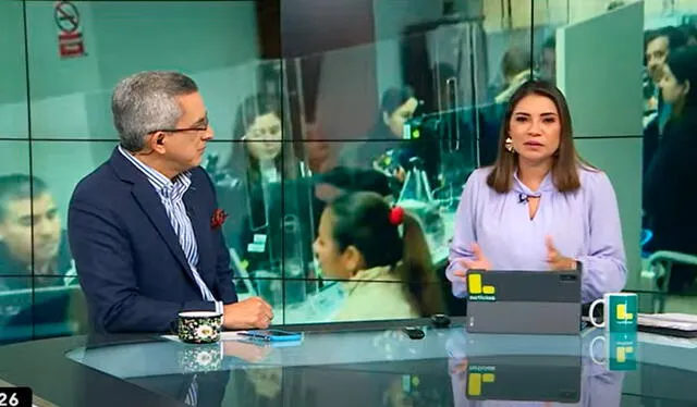  Los periodistas de Latina cuestionaron que el Reniec quiera culpar a los ciudadanos por sus propias deficiencias. Foto: YouTube / Latina Noticias   