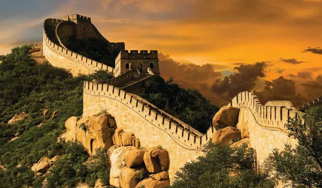  Con más de 21.000 km de longitud, fue construida para proteger al imperio de invasiones. Foto: National Geographic   