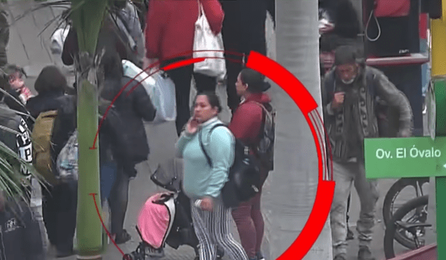 A pesar de haber sido arrestadas, ambas mujeres continuaron operando en las calles de Miraflores. Foto: YouTube de Panorama A pesar de haber sido arrestadas, ambas mujeres continuaron operando en las calles de Miraflores. Foto: YouTube de Panorama