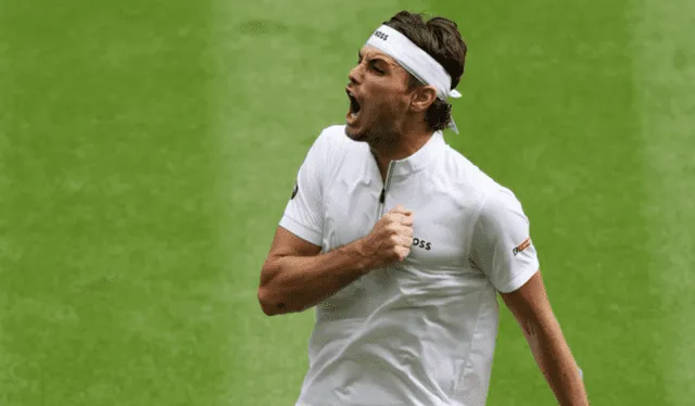 Pese a la molestia del tenista por la postergación del partido, Fritiz logró el triunfo. Foto: rodrihernandezbr/ Instagram<br><br> Pese a la molestia del tenista por la postergación del partido, Fritiz logró el triunfo. Foto: rodrihernandezbr/ Instagram<br><br>