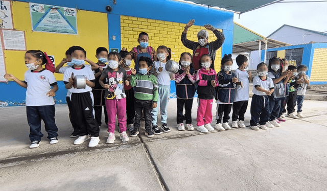  Comunidad educativa exige la construcción del nuevo plantel. Créditos: Emmanuel Moreno / La República.<br><br>    