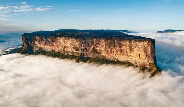 El Monte Roraima es conocido por no tener un pico puntiagudo. Foto: TripAdvisor El Monte Roraima es conocido por no tener un pico puntiagudo. Foto: TripAdvisor