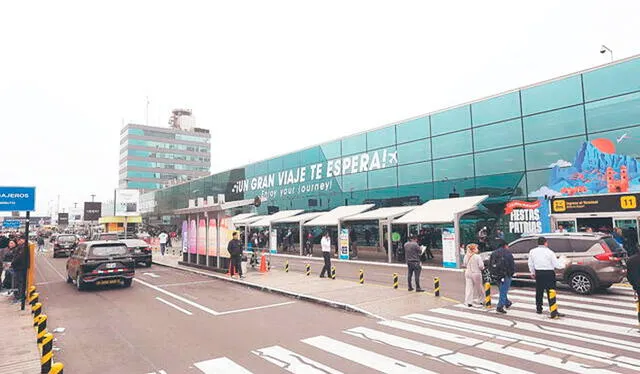 Desde su inauguración en mayo, los pasajeros reportaron varios inconvenientes en los servicios. Foto: La República Desde su inauguración en mayo, los pasajeros reportaron varios inconvenientes en los servicios. Foto: La República