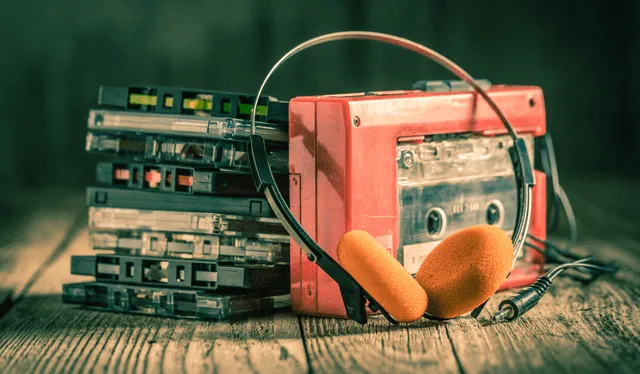  El walkman es un dispositivo que conecta al usuario con el contenido. Foto: Composición LR<br><br>    