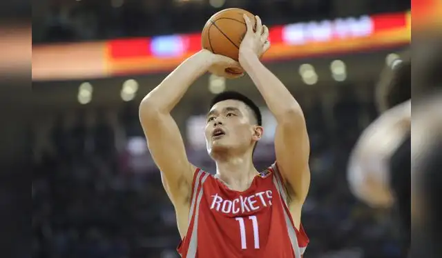 Yao Ming jugó en los Houston Rockets desde el 2002 hasta el 2011. Foto: South China Morning Post Yao Ming jugó en los Houston Rockets desde el 2002 hasta el 2011. Foto: South China Morning Post
