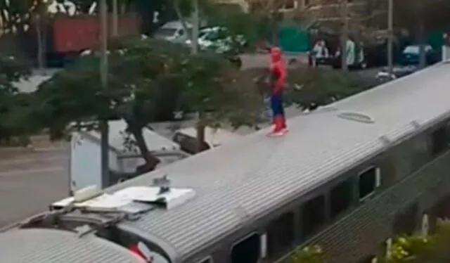  La audaz maniobra del Hombre Araña sobre los trenes de la Municipalidad de Lima se volvió viral en TikTok. Foto: composición LR/ TikTok/ Latina    