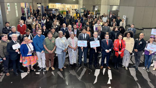 Las diversas autoridades de diferentes comunidades. Foto: Gob.pe   