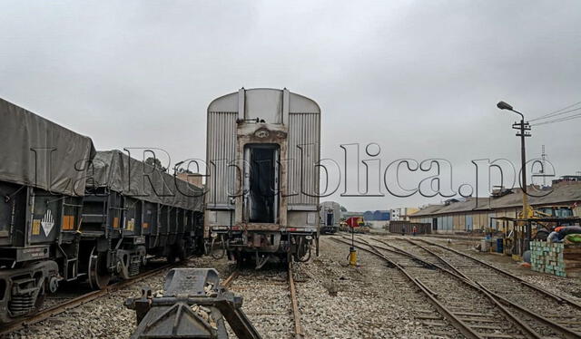 Los coches del tren de Rafael López Aliaga almacenados en estación Monserrate del centro de Lima. Foto: John Reyes / La República Los coches del tren de Rafael López Aliaga almacenados en estación Monserrate del centro de Lima. Foto: John Reyes / La República
