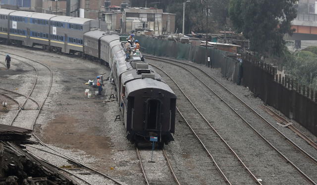  Contraloría inspeccionó estación Monserrate donde son almacenados a la interperie coches y vagones. Créditos: Marco Cotrina / La República   
