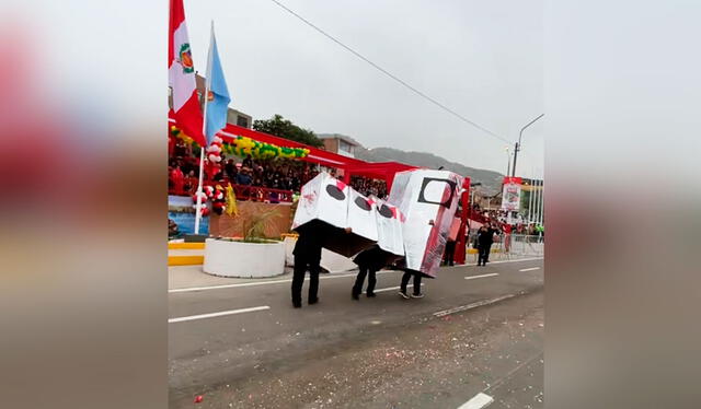  La representación del tren de Rafael López Aliaga en el desfile de Fiestas Patrias sacó miles de sonrisas en redes sociales. Foto: composición LR/ TikTok / @silili.14 