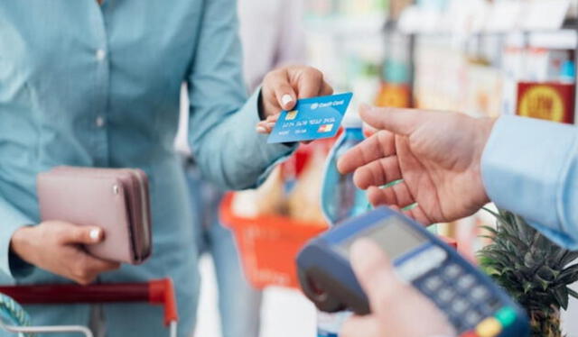 Endeudamiento en tarjetas de crédito sigue creciendo. En mayo sumó <strong>S/17.821 millones</strong>. Endeudamiento en tarjetas de crédito sigue creciendo. En mayo sumó <strong>S/17.821 millones</strong>.