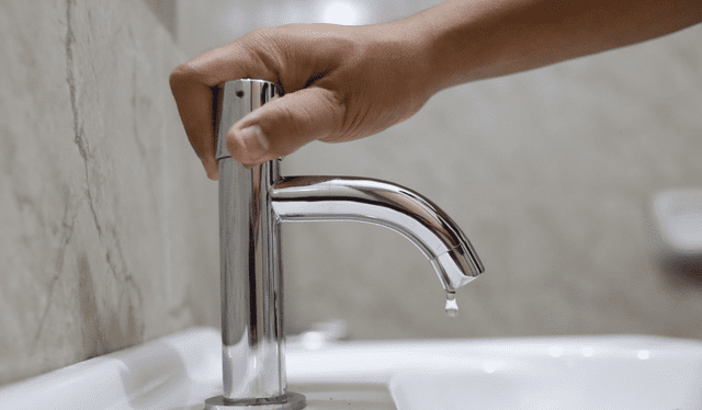 Corte de agua es anunciado por Sedapal en sus redes oficiales. Foto: Andina   