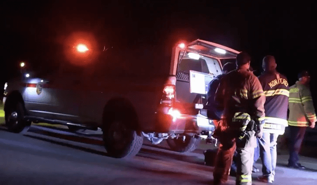 Rescatistas en la zona del avión bimotor siniestrado en la península de Monterey, California, el 27 de julio de 2025. Rescatistas en la zona del avión bimotor siniestrado en la península de Monterey, California, el 27 de julio de 2025.