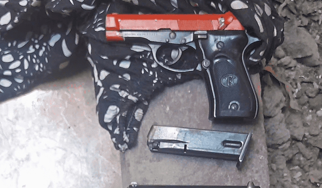  Una de las armas halladas tiene las mismas características de la usada en atentado. Foto: Difusión<br><br>    