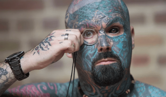 El británico pasa día a día la discriminación de la gente por su aspecto físico en las calles de Inglaterra. Foto: The Guardian   