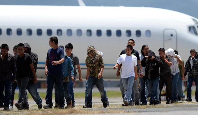 Los inmigrantes mexicanos enfrentan el desafío de reencontrarse con su identidad al regresar a su país de origen.   