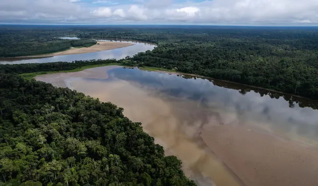 La provincia de Putumayo es una de las ocho provincias que conforma la región Loreto, su río atraviesa los países de Colombia, Perú y Brasil.   