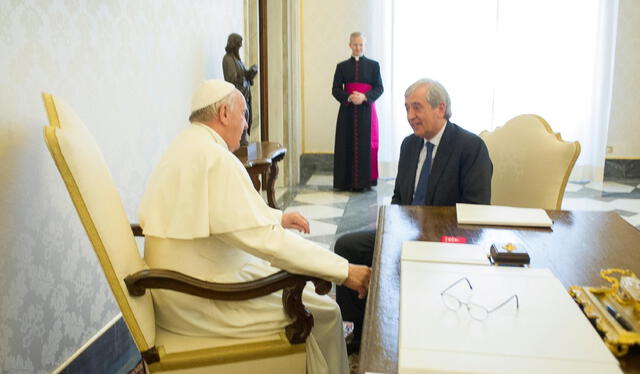  Libero Milone se reunión con el papa Francisco antes de ser despedido. Fuente: National Catholic Reporter   