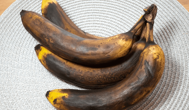 El plátano suele sufrir un proceso rápido de oxidación una vez es abierto, limitando su uso a ensaladas o jugos. Foto: captura. El plátano suele sufrir un proceso rápido de oxidación una vez es abierto, limitando su uso a ensaladas o jugos. Foto: captura.