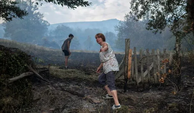 Incendio forestal en A Pobra do Brolló, Lugo, Cáceres Incendio forestal en A Pobra do Brolló, Lugo, Cáceres