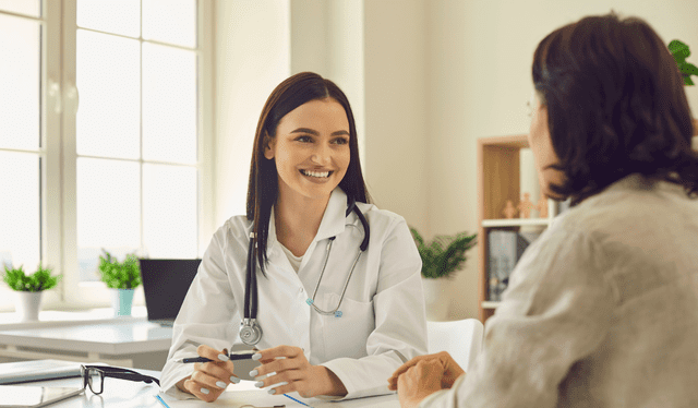 Puedes revisar tu centro de atención en la página web de la entidad. Foto: Composición LR<br><br> Puedes revisar tu centro de atención en la página web de la entidad. Foto: Composición LR<br><br>