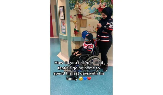  Omar tocando la "campana de la victoria". Fuente: TikTok   