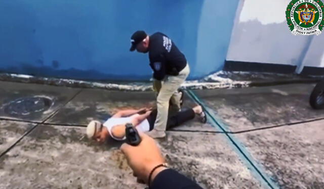  Momento de la captura del Mejía Hernández por miembros de la Policía colombiana. Foto: Policía de Colombia   