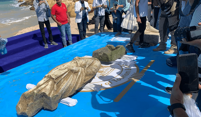 Una muestra de figuras reales, rescatadas del mar Mediterráneo, de grandes proporciones. Una muestra de figuras reales, rescatadas del mar Mediterráneo, de grandes proporciones.