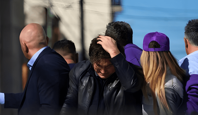  Un grupo opositor arrojó piedras a la caravana de Milei, generando caos. Foto: X   