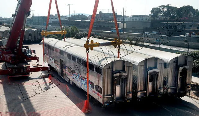  Trenes donados por empresa Caltrain a MML para el tren Lima-Chosica se encuentran almacenados en el Parque La Muralla. Foto: Carlos Felix/ La República.   