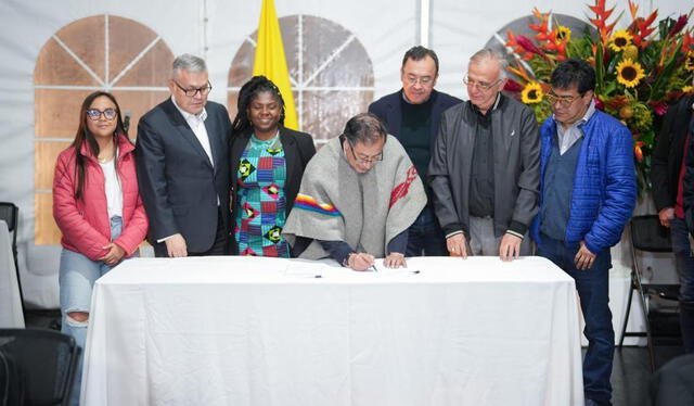 La paz incumplida deja al país en vilo, con la violencia marcando la agenda. Foto: Ministerio del Interior de Colombia La paz incumplida deja al país en vilo, con la violencia marcando la agenda. Foto: Ministerio del Interior de Colombia