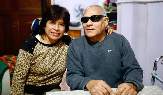 Marcelo Sández al lado de cuidadora gerontológica Gladys Quispe. Foto: Gobierno de la ciudad de Buenos Aires Marcelo Sández al lado de cuidadora gerontológica Gladys Quispe. Foto: Gobierno de la ciudad de Buenos Aires