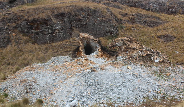 La minería ilegal depreda el medio ambiente sin ningún control La minería ilegal depreda el medio ambiente sin ningún control
