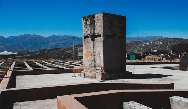  El hallazgo de un horno crematorio revela que cientos de personas fueron incineradas para eliminar evidencias de las torturas. Créditos: Adrián Sarria Muñoz / La República.<br><br>    