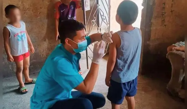 Especialistas recomiendan vacunar a los menores desde su nacionamiento. Foto: Andina.   