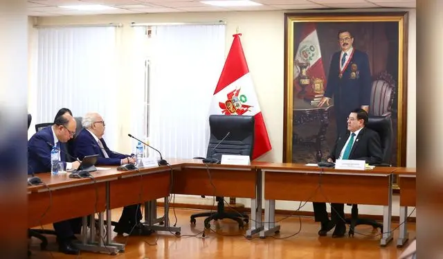 Julio Velarde ante la Comisión de Presupuesto del Congreso afirmó que la incertidumbre internacional "parece haberse calmado" Julio Velarde ante la Comisión de Presupuesto del Congreso afirmó que la incertidumbre internacional "parece haberse calmado"