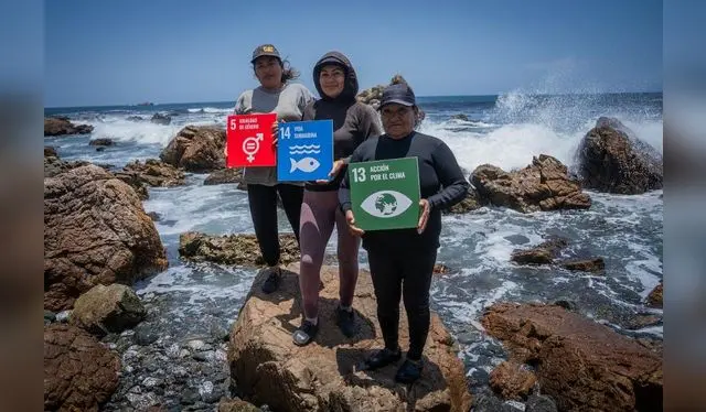  EMPRENDEDORAS. Varias mujeres han creado negocios con actividades conexas a la pesca. Crédito: PNUD.   